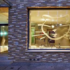 https://the-cats-pajamas-hostel.find-berlin-hotels.com